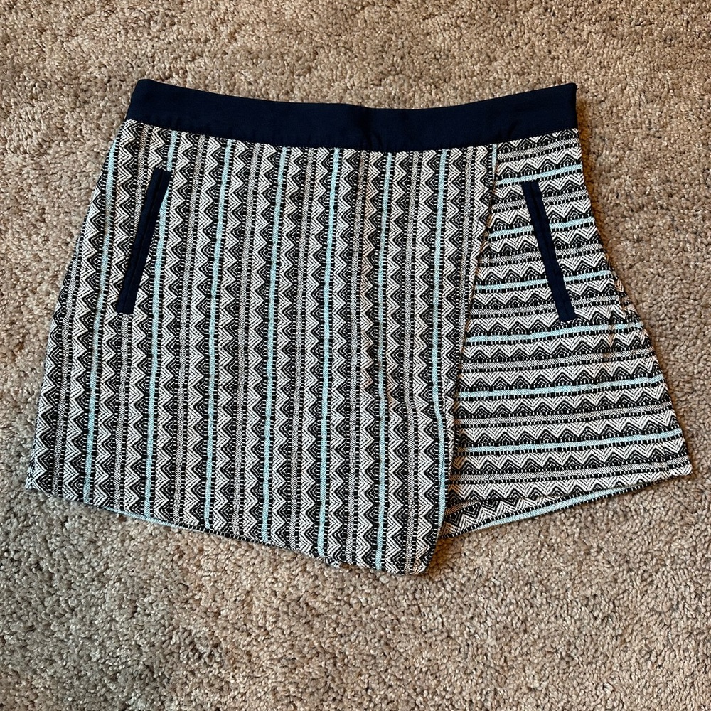 Greylin Asymmetrical Textured Skort Size Small